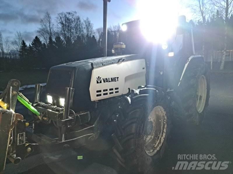 Valmet 8100 트랙터