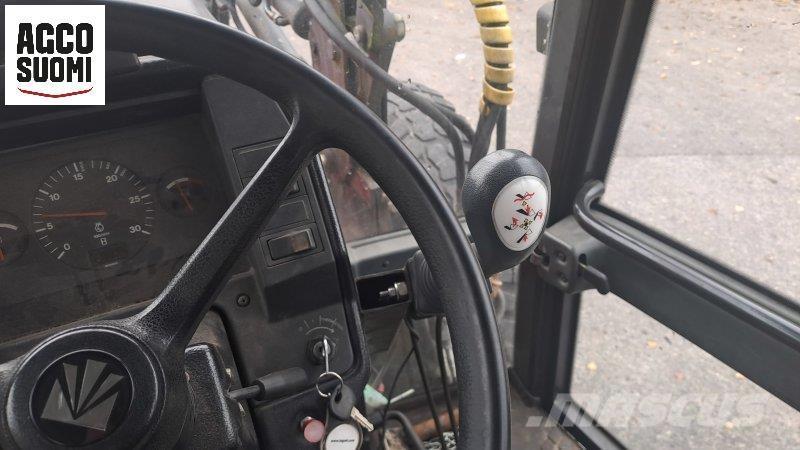 Valmet 8400 트랙터