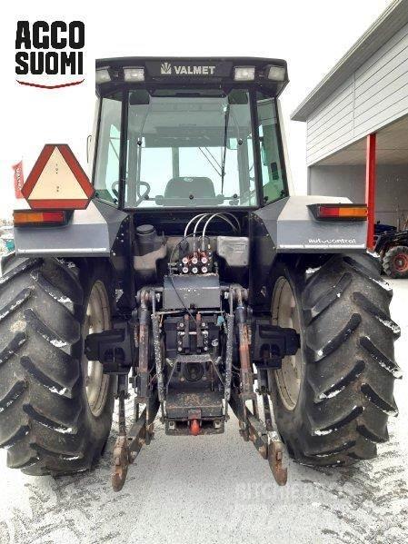 Valtra 8300 트랙터