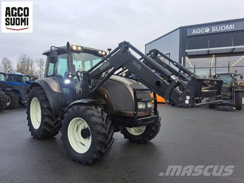 Valtra M120 트랙터
