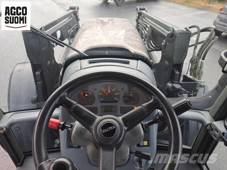 Valtra M120 트랙터