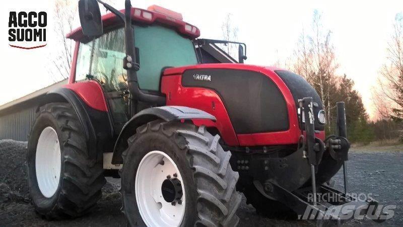 Valtra M130 트랙터