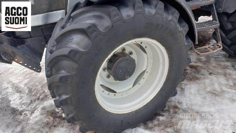 Valtra M150 트랙터