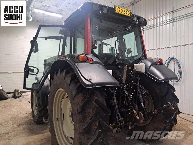 Valtra N141 HITECH 트랙터
