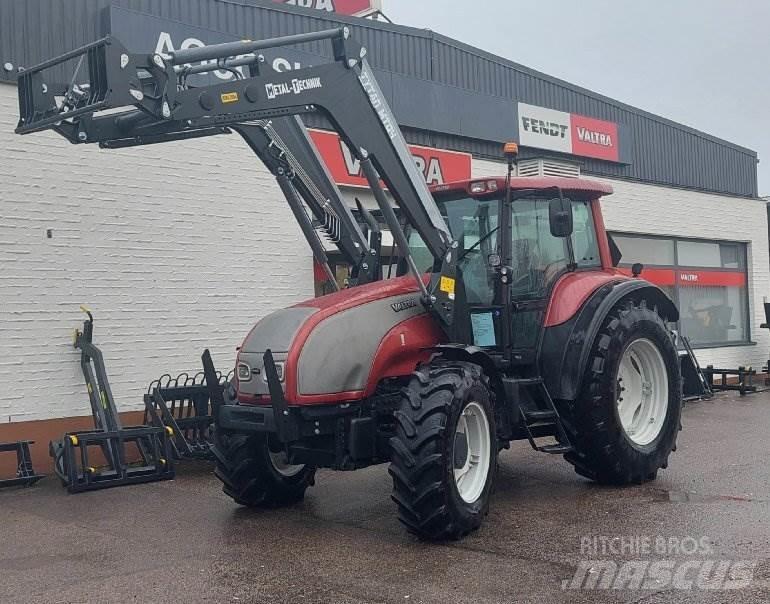 Valtra T150 트랙터