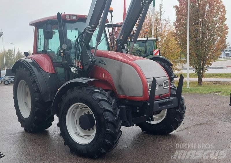 Valtra T150 트랙터