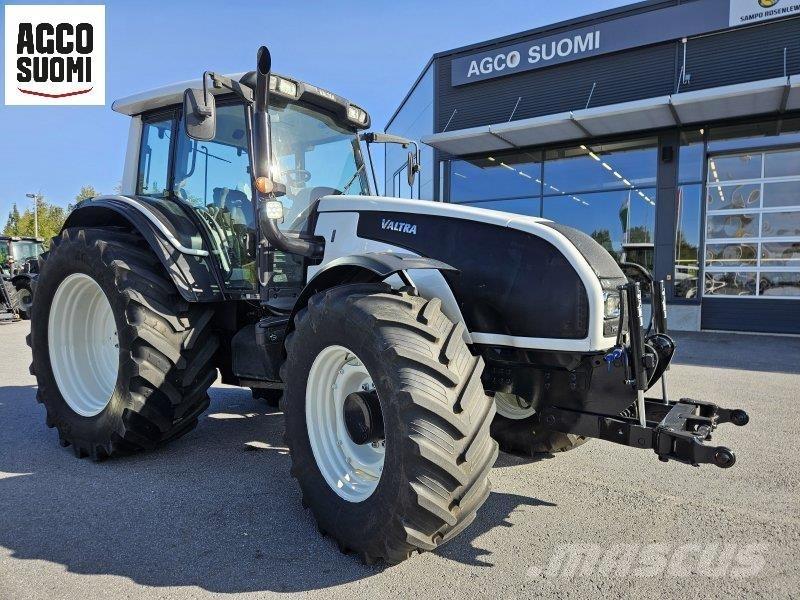 Valtra T151 EH 트랙터