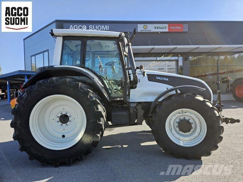 Valtra T151 EH 트랙터