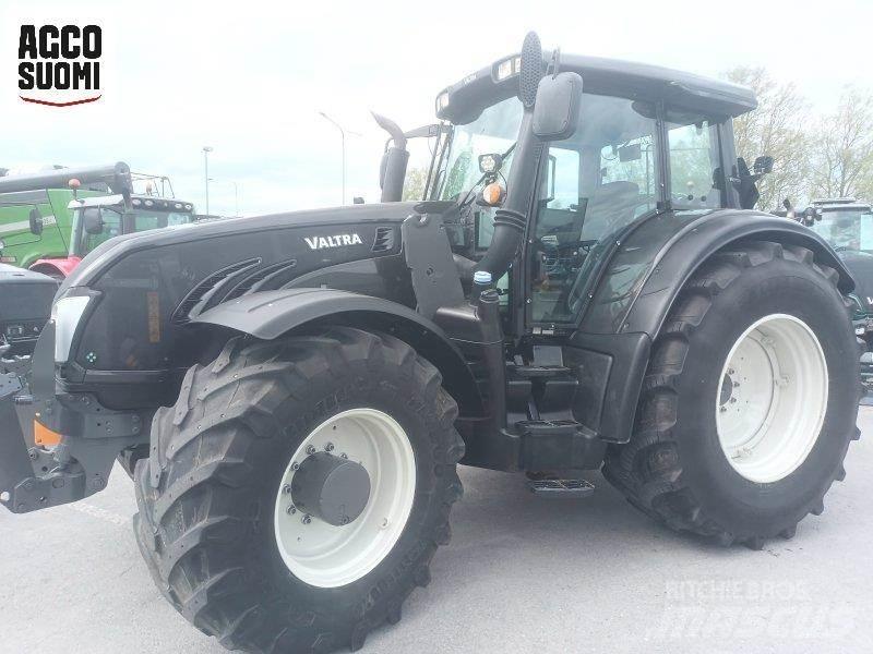 Valtra T213 VERSU 트랙터