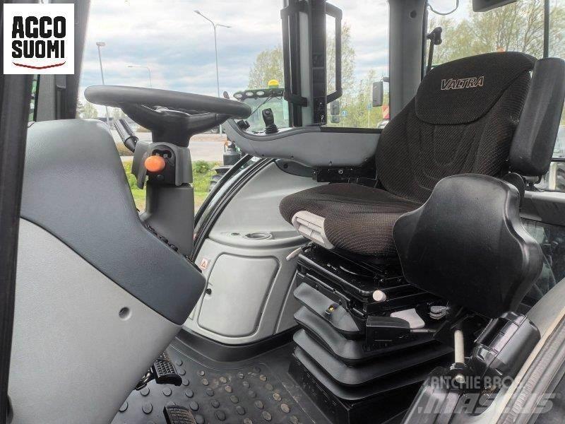 Valtra T213 VERSU 트랙터