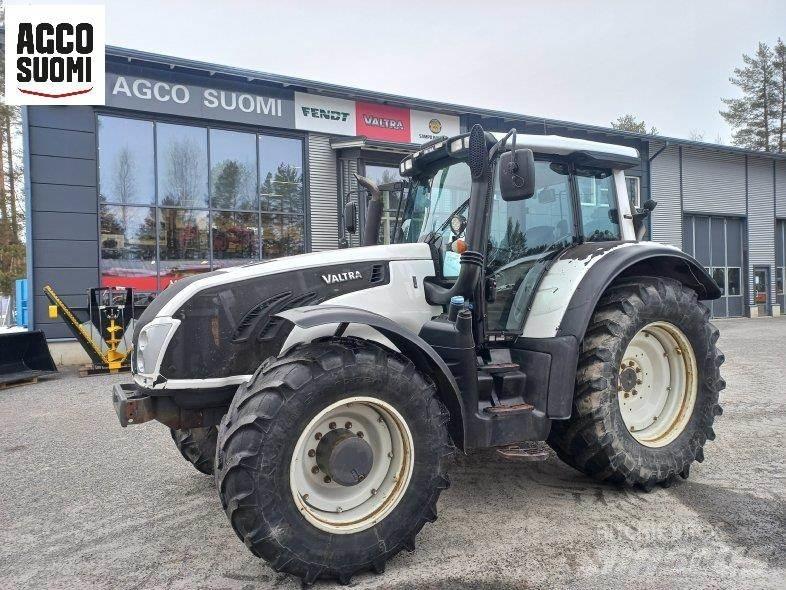 Valtra T213 VERSU 트랙터