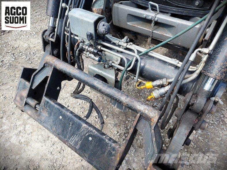 Valtra T213 VERSU 트랙터
