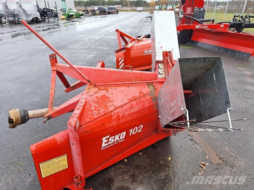 Esko 102 제설기