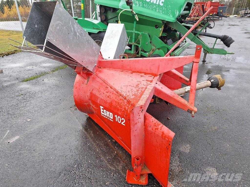 Esko 102 제설기