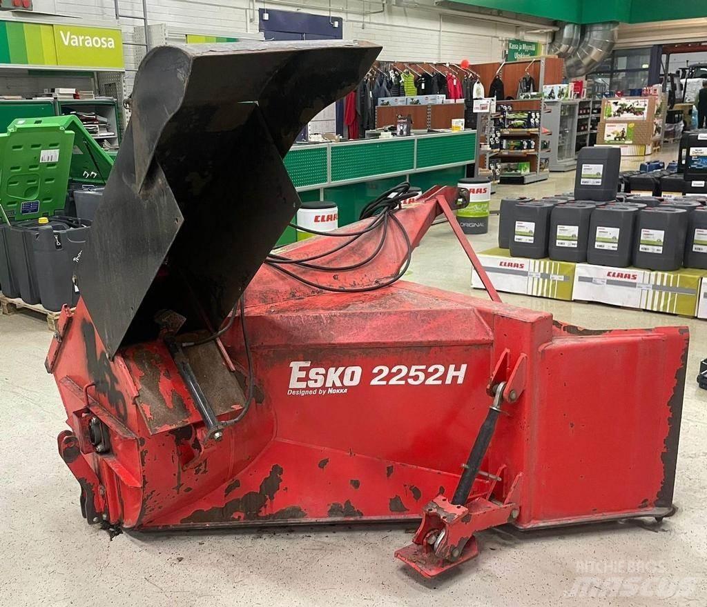Esko 2252H 제설기