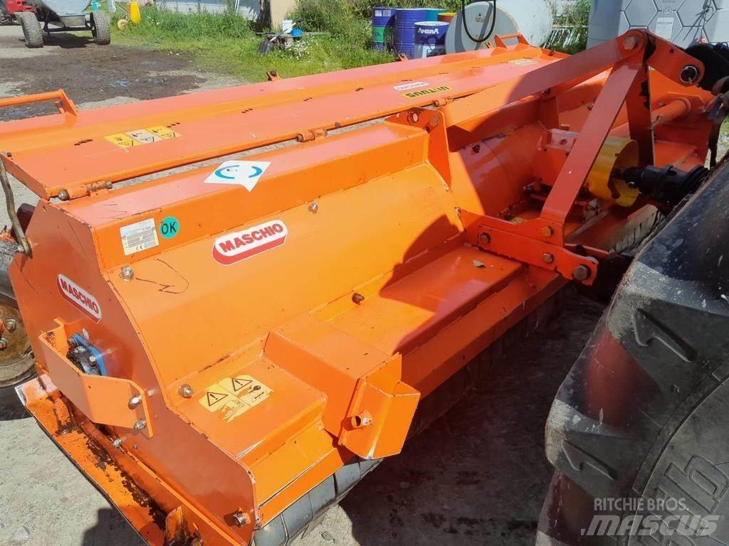 Maschio  목장 제초기 및 토퍼