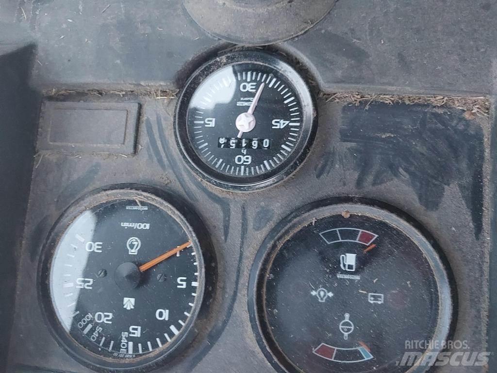 Valmet 665 트랙터