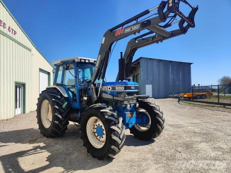 Ford 8210 트랙터