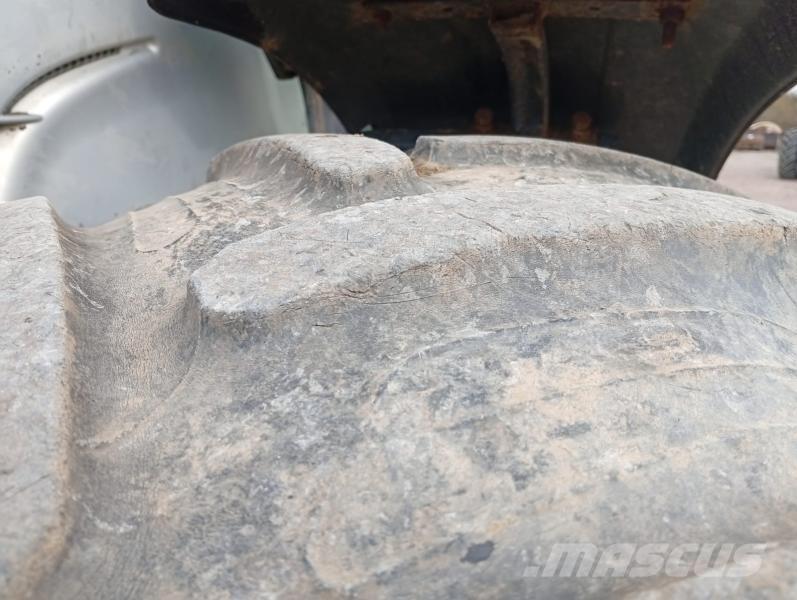 Valtra N122 트랙터