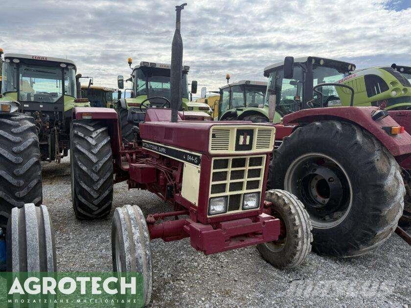 International 844s 트랙터