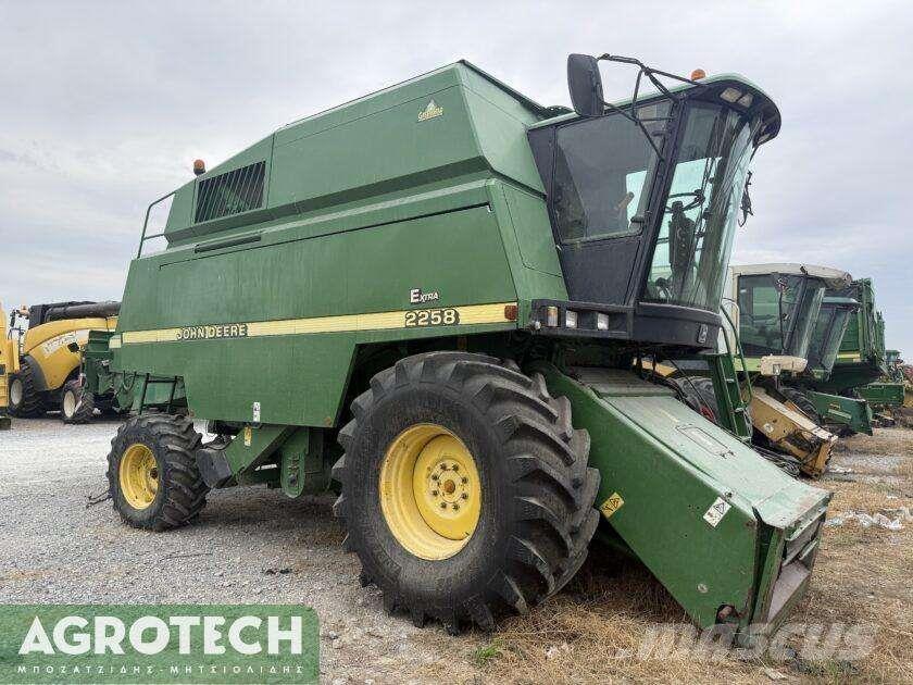 John Deere 2258 트랙터