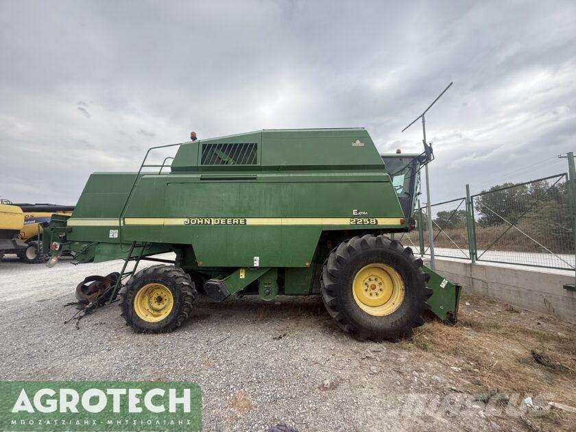 John Deere 2258 트랙터