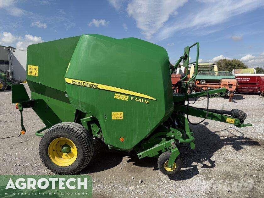John Deere F441M 원형 곤포기