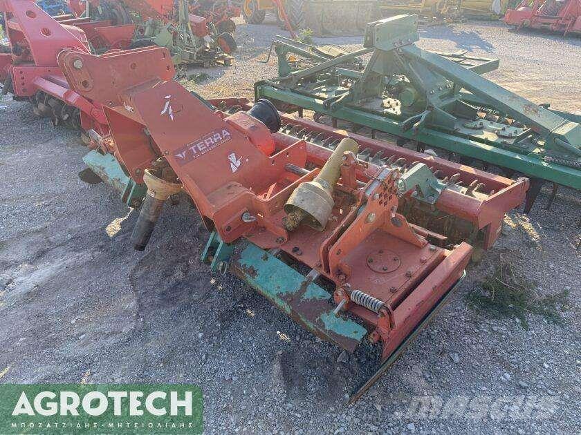 Kverneland NGM 251 트랙터