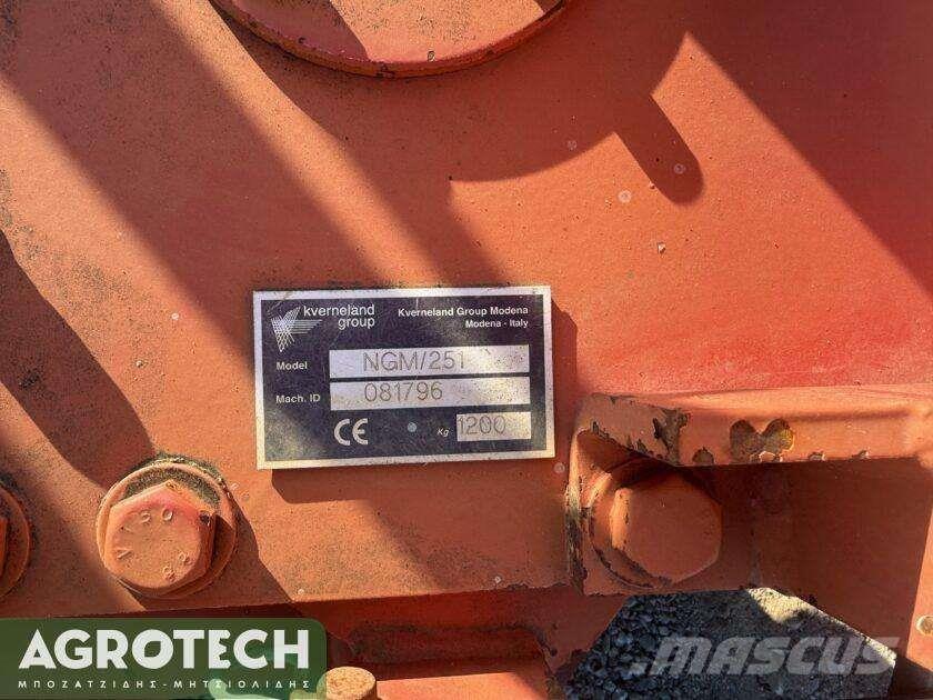 Kverneland NGM 251 트랙터