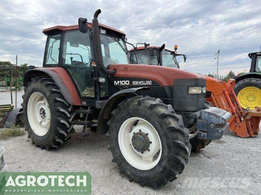 New Holland M 100 트랙터