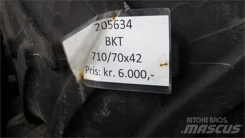 BKT 710/70R42 타이어, 휠 및 림