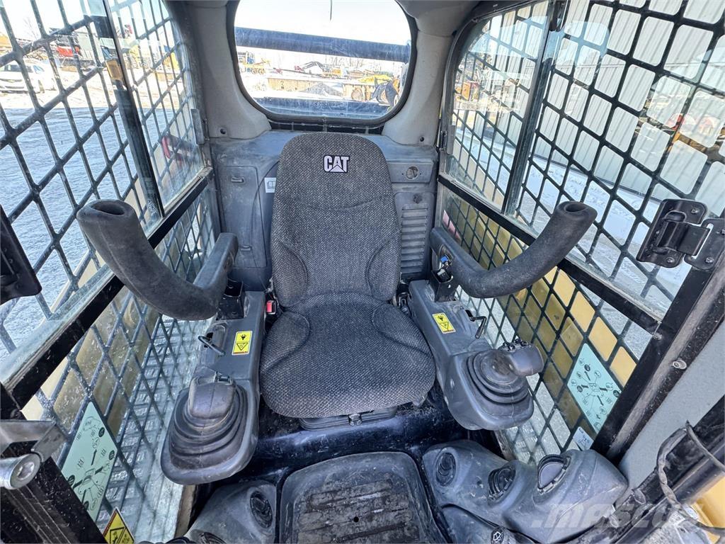 CAT 257D  스키드로더