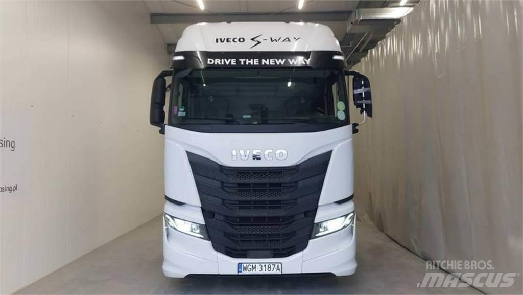 Iveco AS 트랙터 유닛