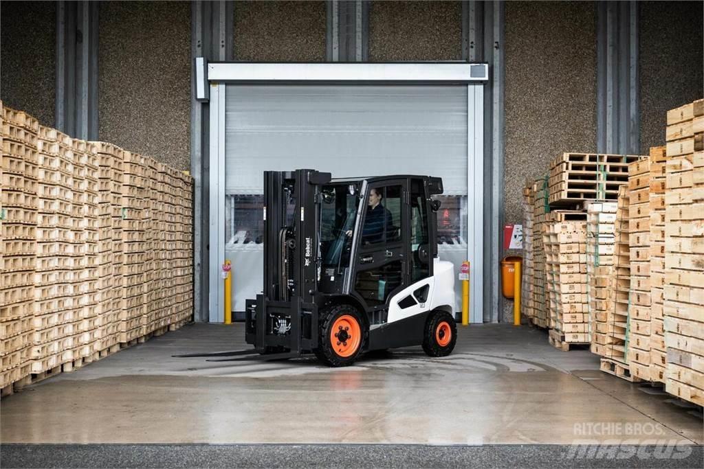 Bobcat D 30 S 9 디젤 지게차