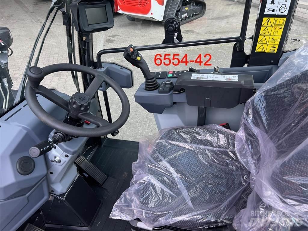 Bobcat L 85  휠로우더