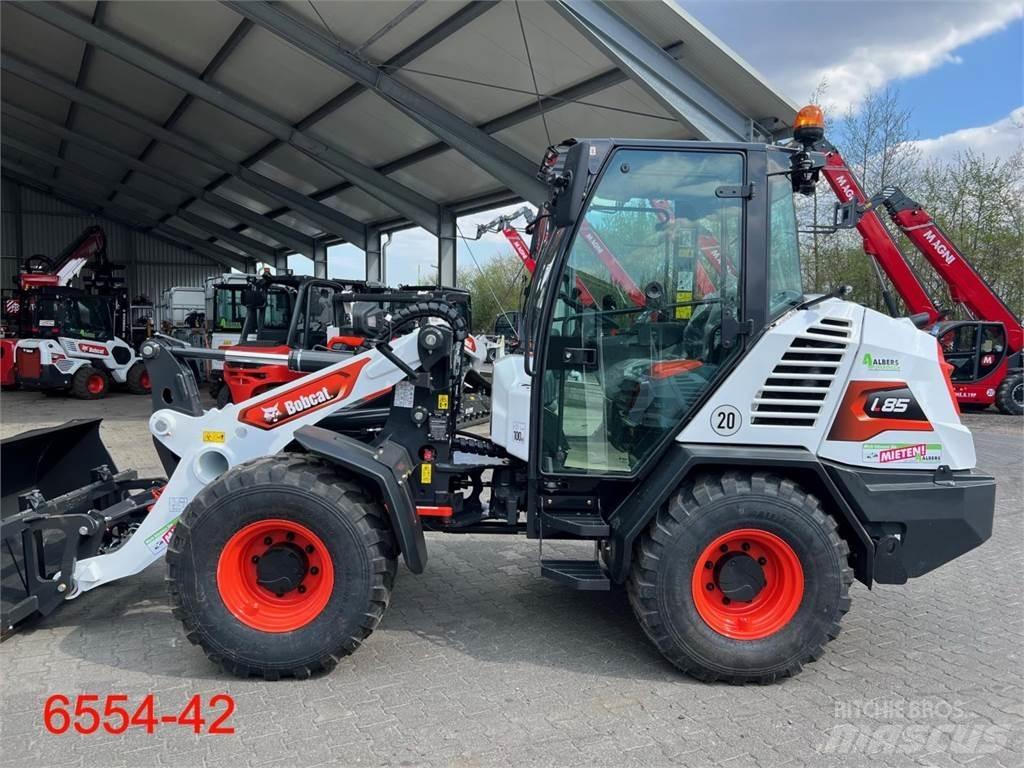 Bobcat L 85  휠로우더