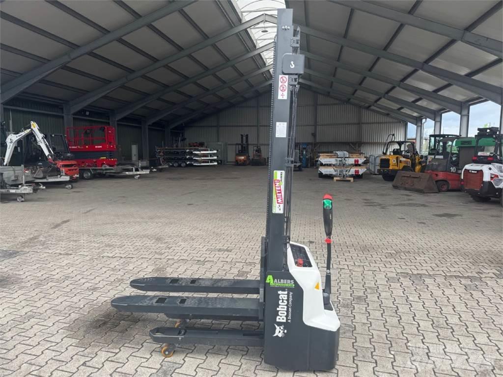 Bobcat LSM12N-7 i 포크리프트