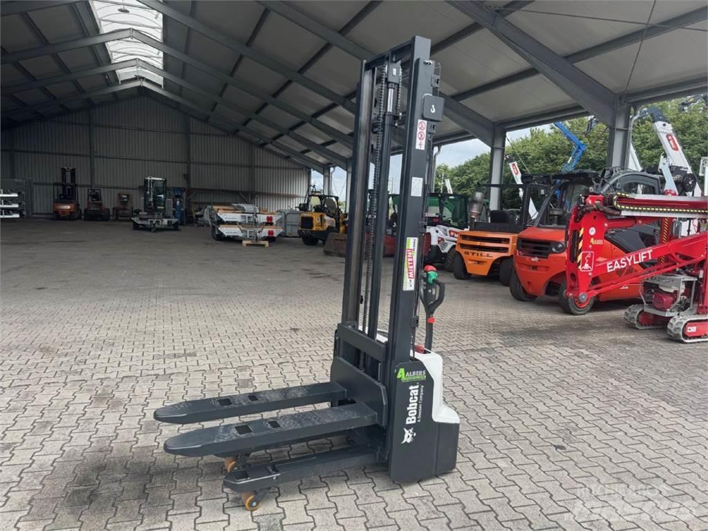 Bobcat LSM12N-7 i 포크리프트