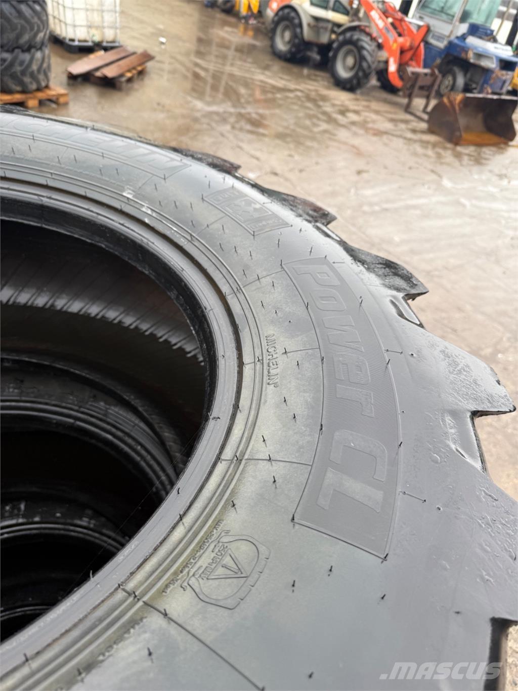  440/80-24 타이어, 휠 및 림