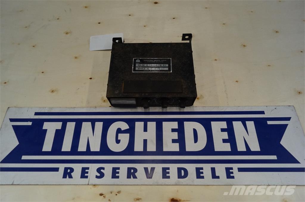 CASE 1480 일렉트로닉스