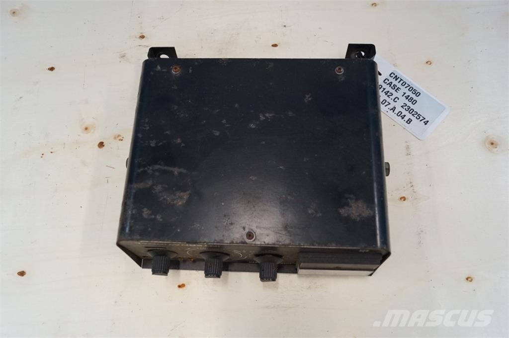 CASE 1480 일렉트로닉스