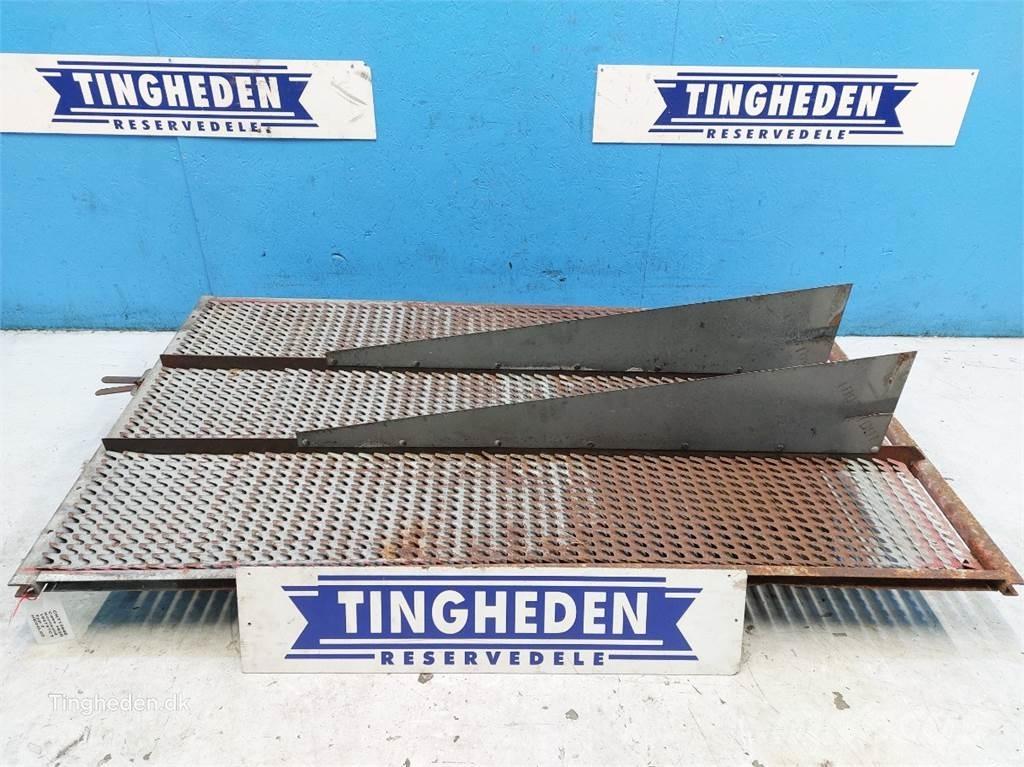 CASE 1620 모래(염화칼슘) 살포기