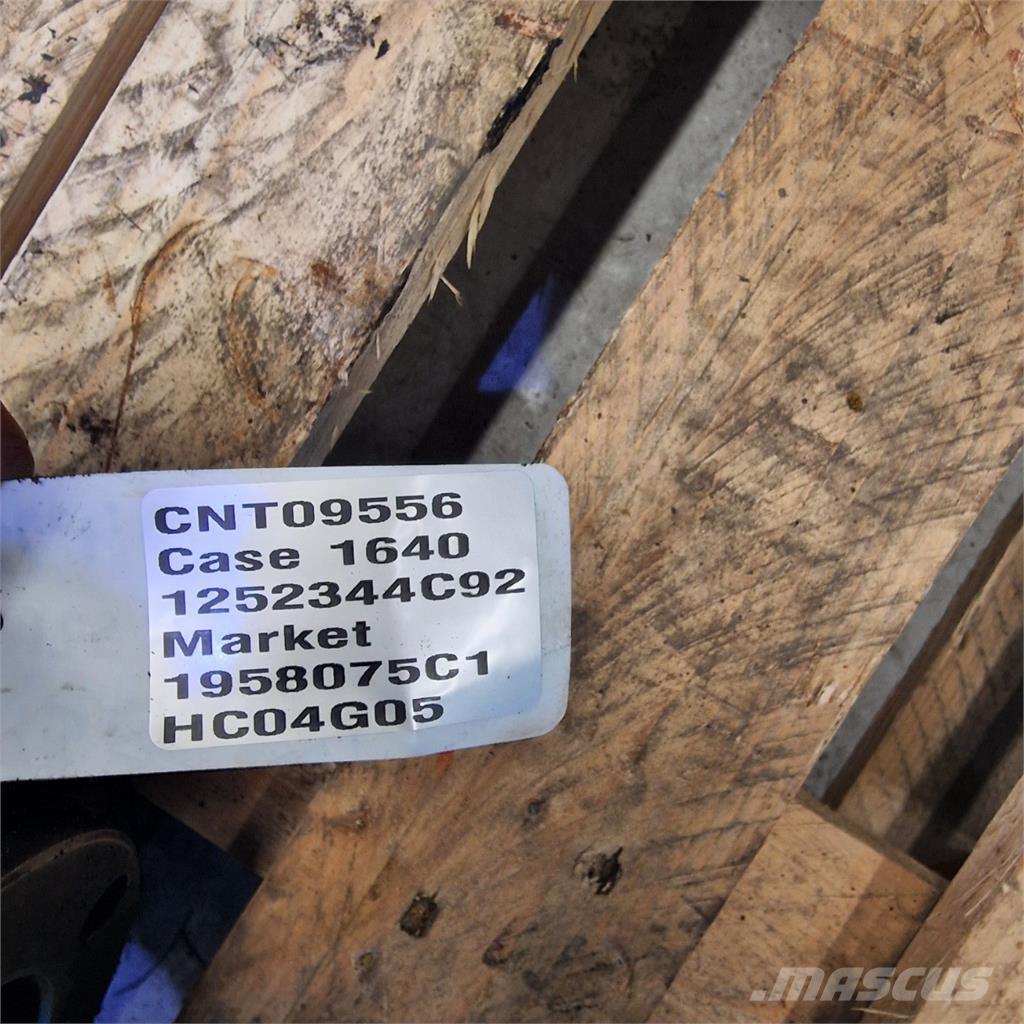 CASE 1640 유압식 기계