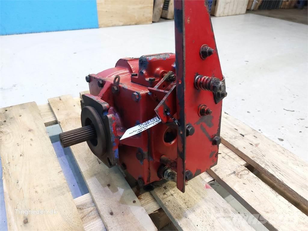 CASE 1680 유압식 기계