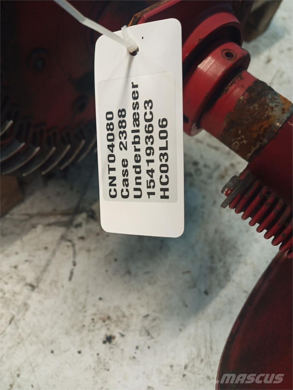 CASE 2388 모래(염화칼슘) 살포기