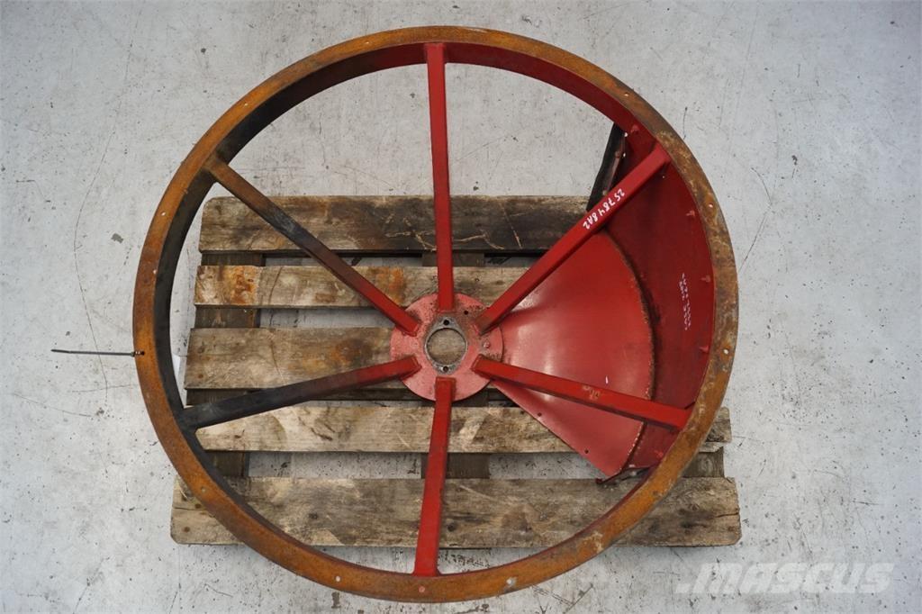 CASE 2388 라디에이터