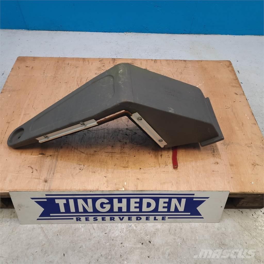 CASE 7010 라디에이터