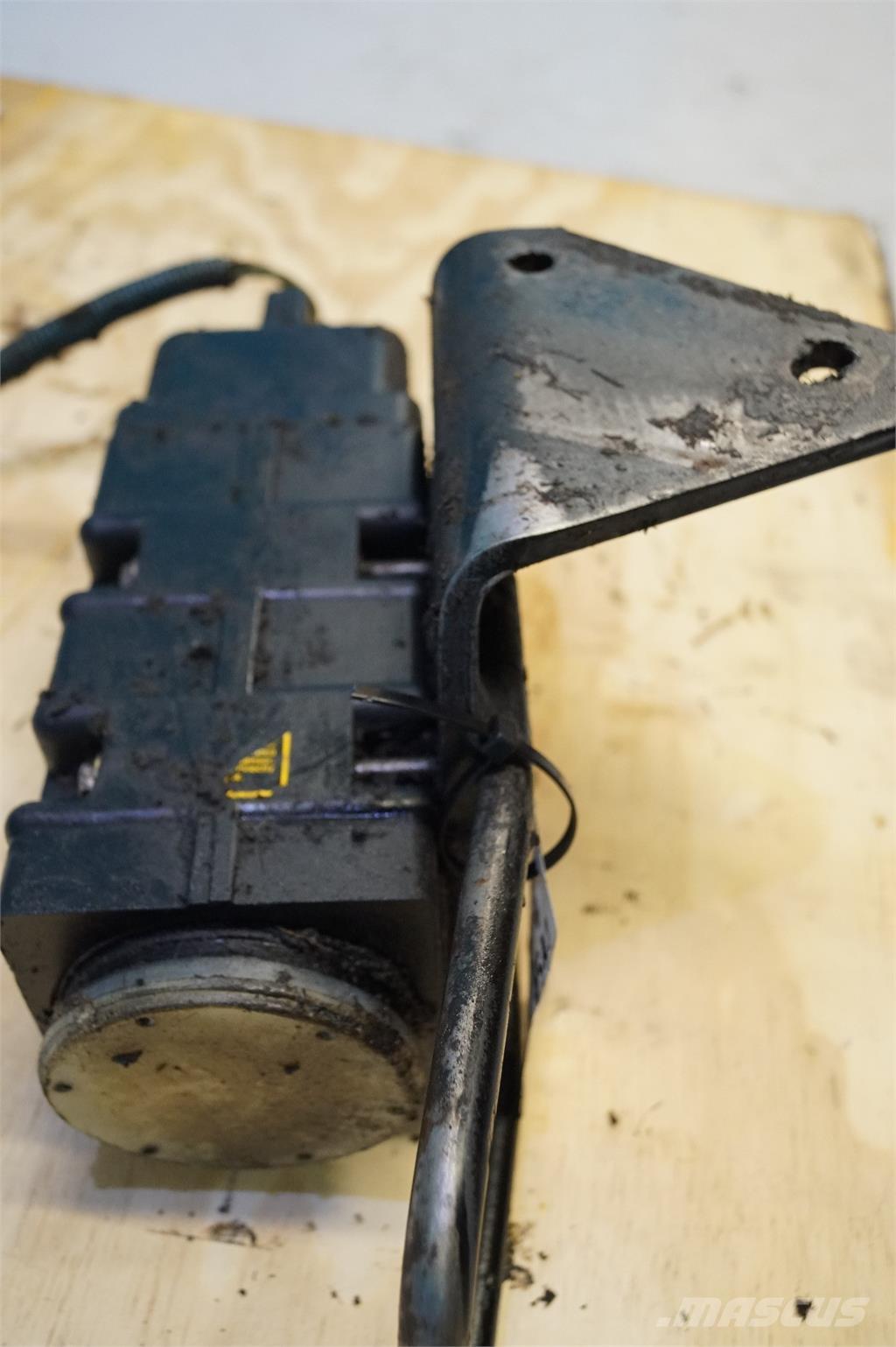 CASE 7130 일렉트로닉스