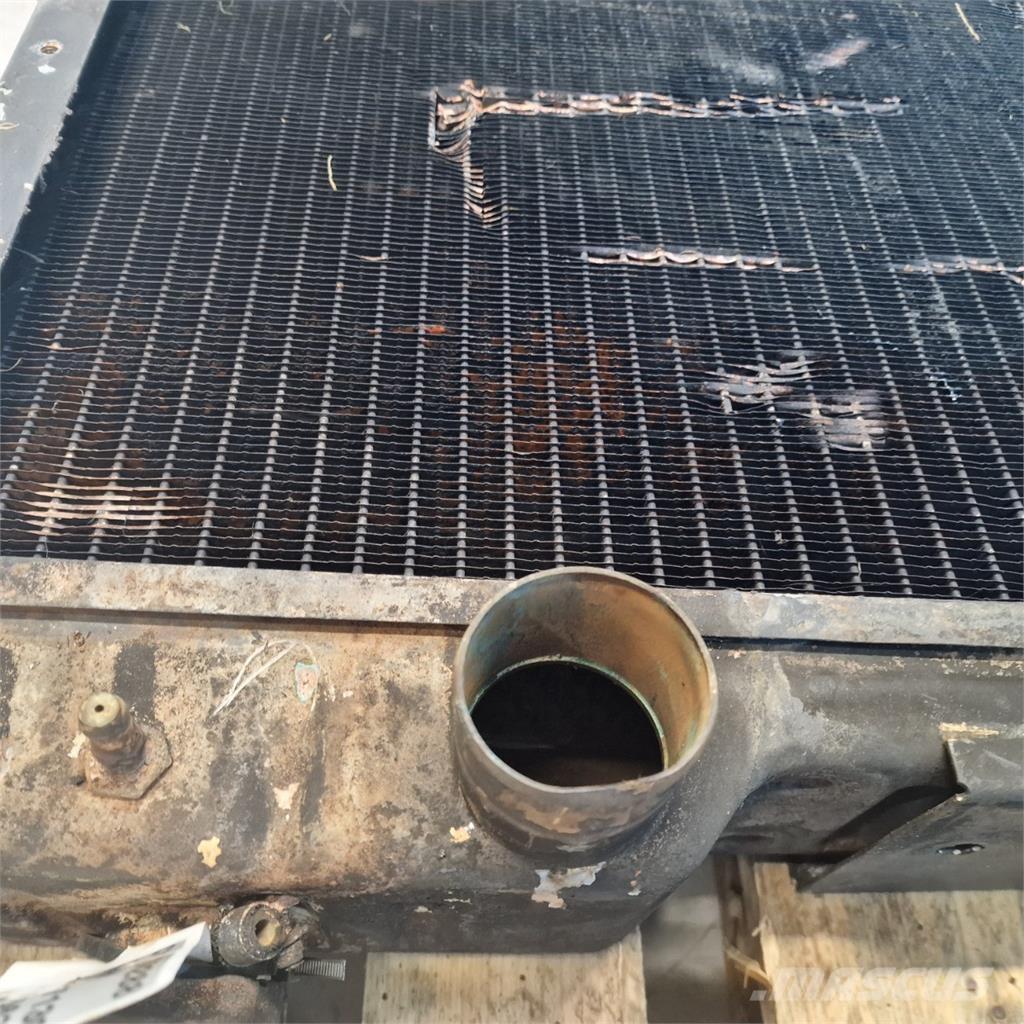 CASE 7130 라디에이터