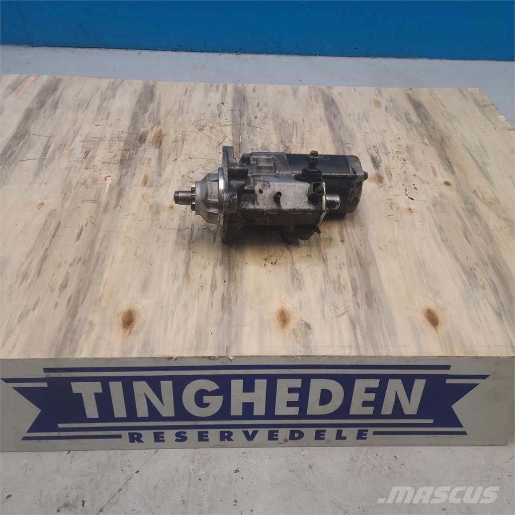 CASE 7130 일렉트로닉스